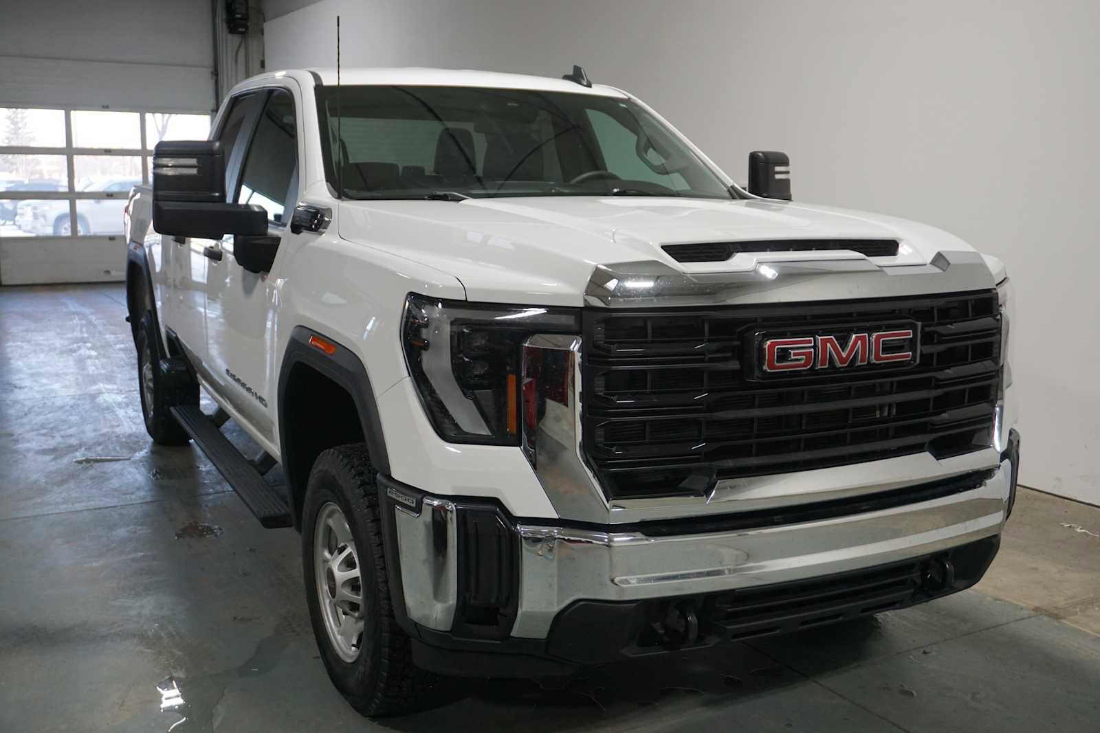 Certified 2024 GMC Sierra 2500 Pro w/ Convenience Package image 6