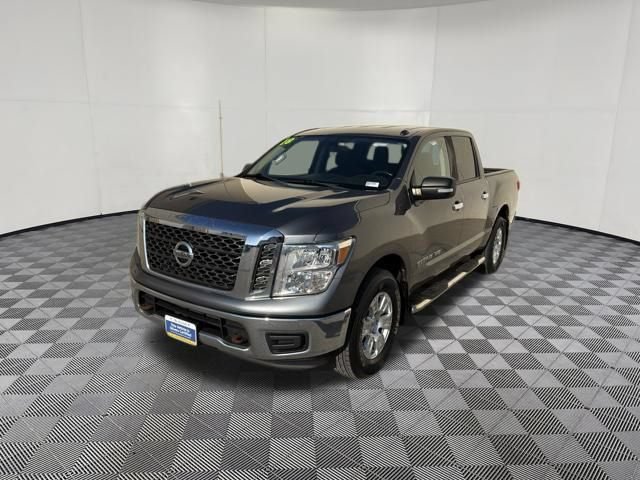 Used 2018 Nissan Titan SV AWD/4WD image 13