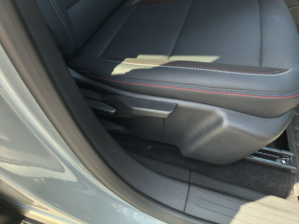 Used 2024 Chevrolet Equinox EV RS FWD image 48