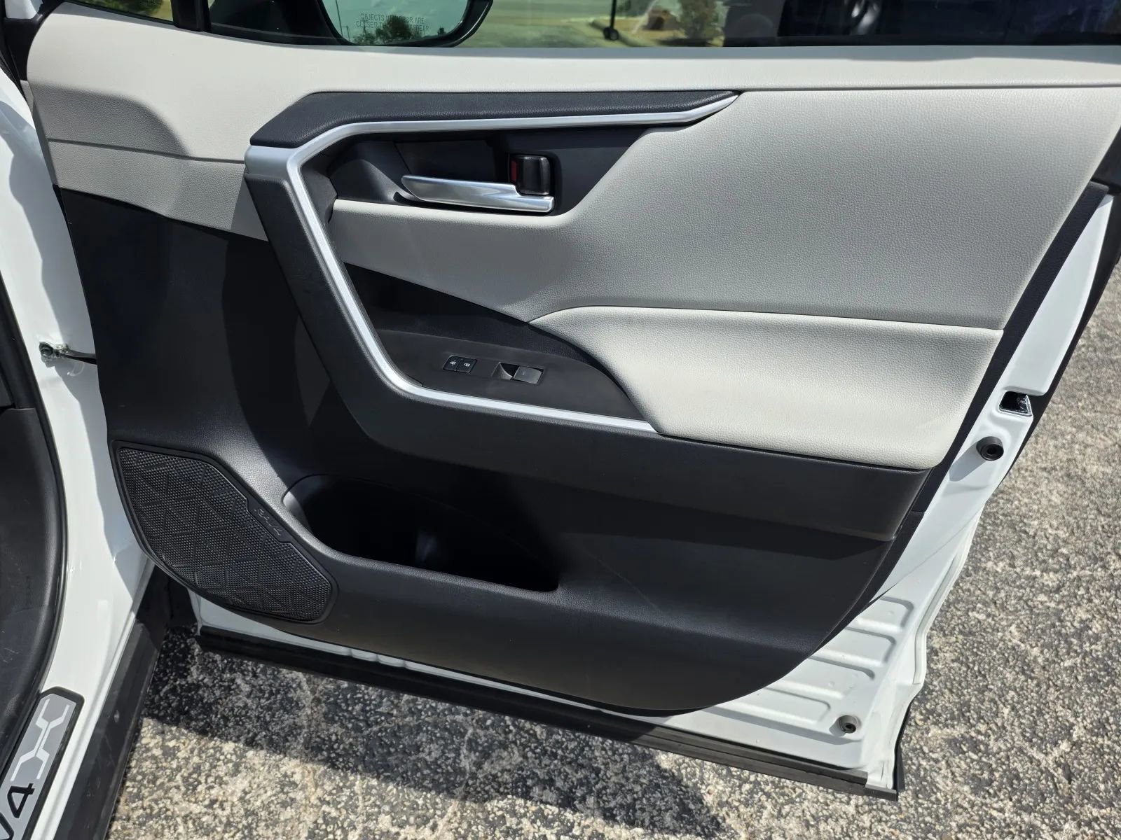 Used 2025 Toyota RAV4 XLE Premium w/ Weather Package image 16