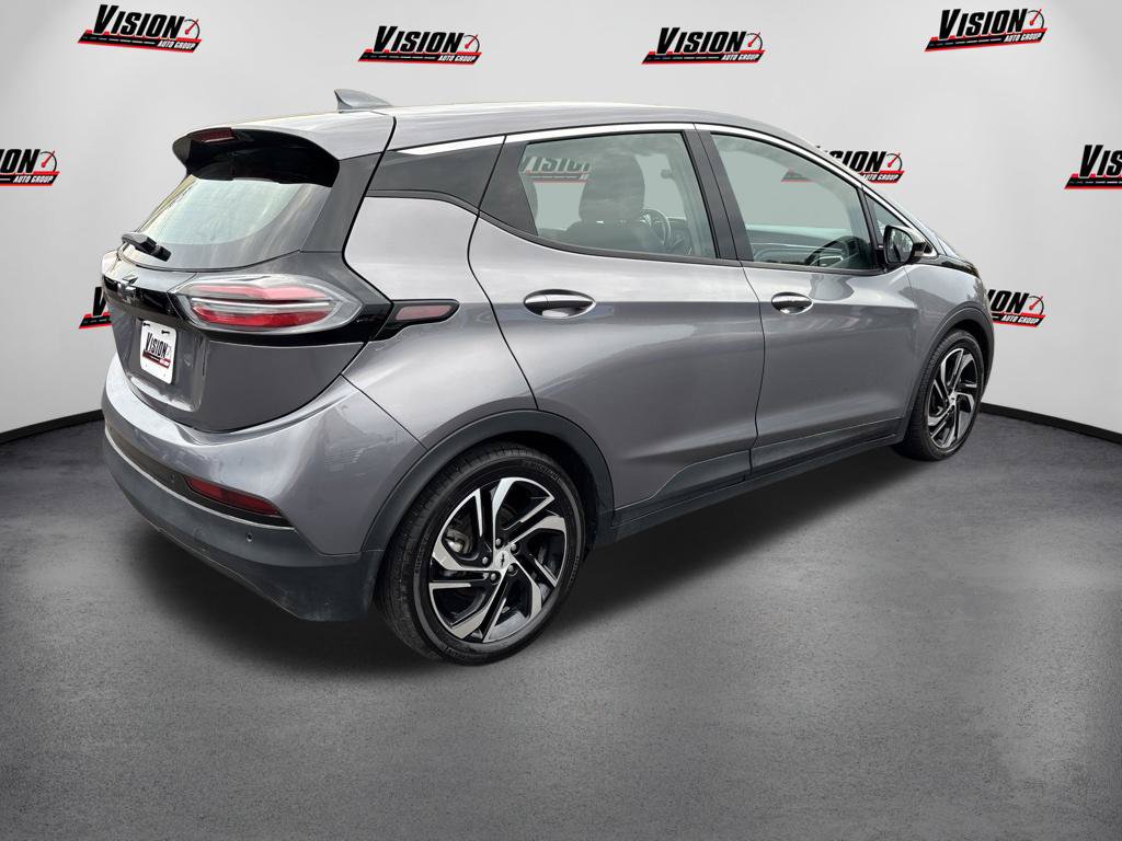 Used 2023 Chevrolet Bolt LT w/ Infotainment Package FWD image 5