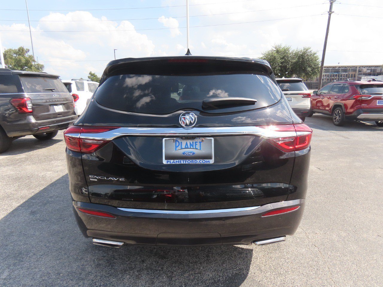 Used 2021 Buick Enclave Premium w/ Surround and Sites Package AWD/4WD image 13
