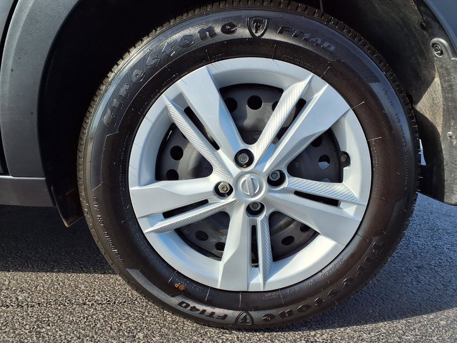Used 2025 Nissan Kicks Play S image 30