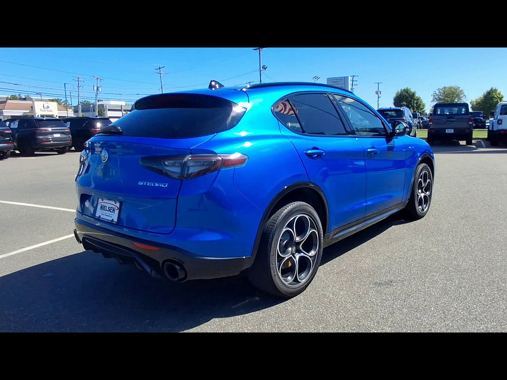 Used 2024 Alfa Romeo Stelvio Veloce AWD/4WD image 8