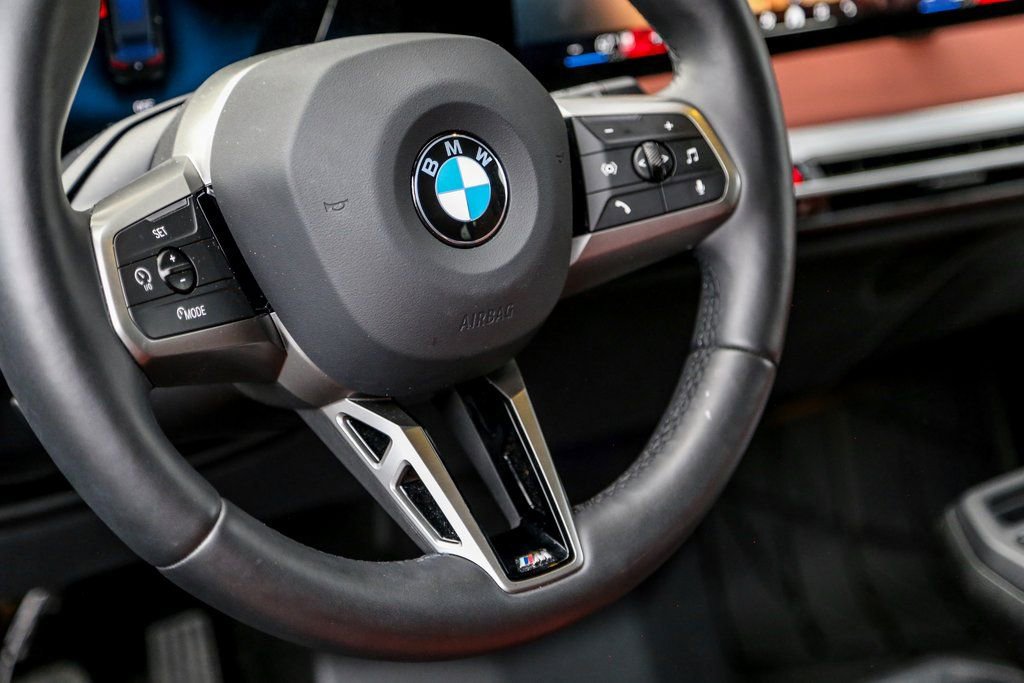 Used 2025 BMW iX xDrive50 w/ Premium Package image 12