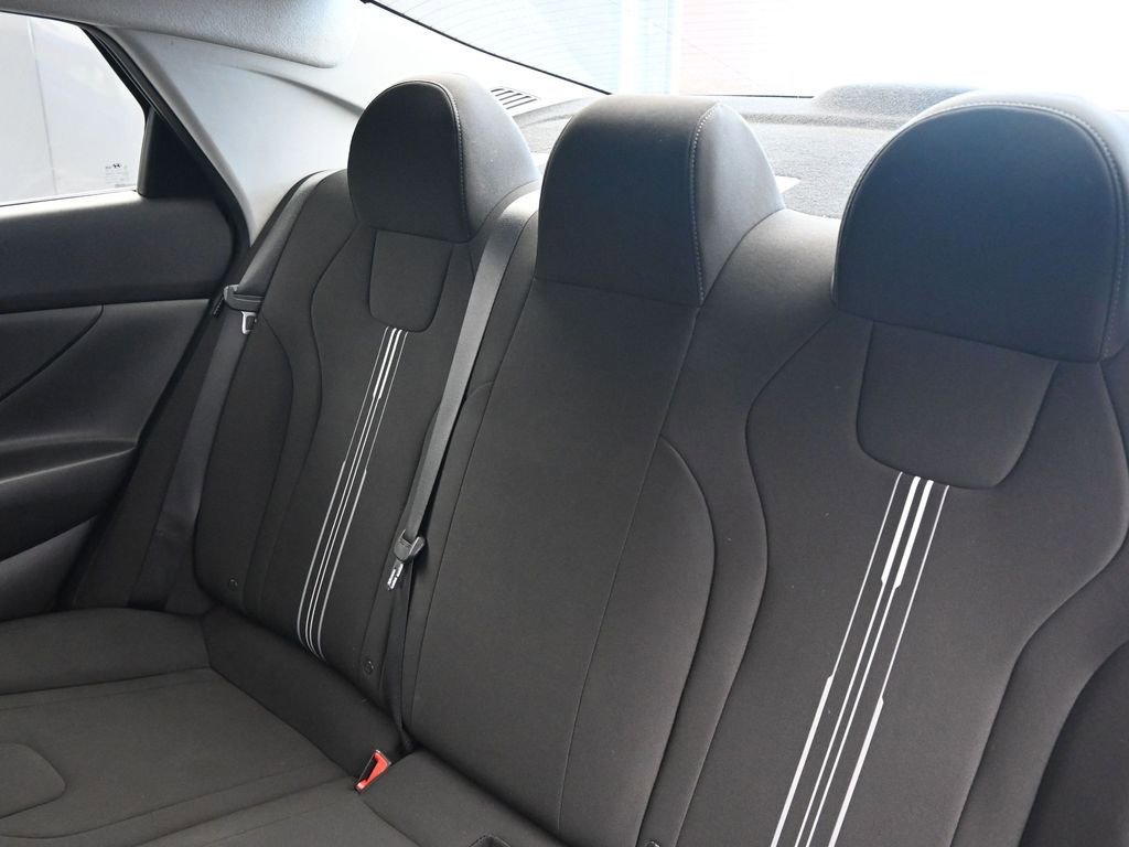 Used 2024 Hyundai Elantra SEL image 19