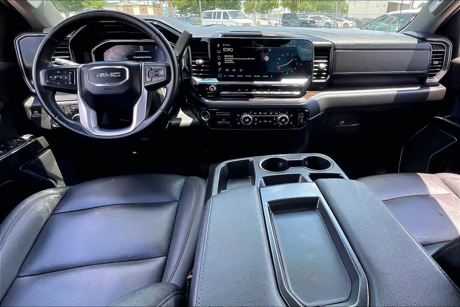 Used 2025 GMC Sierra 1500 SLT RWD image 32
