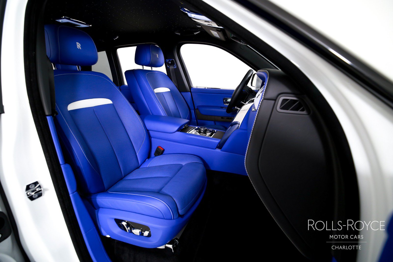 Used 2024 Rolls-Royce Cullinan AWD/4WD image 31