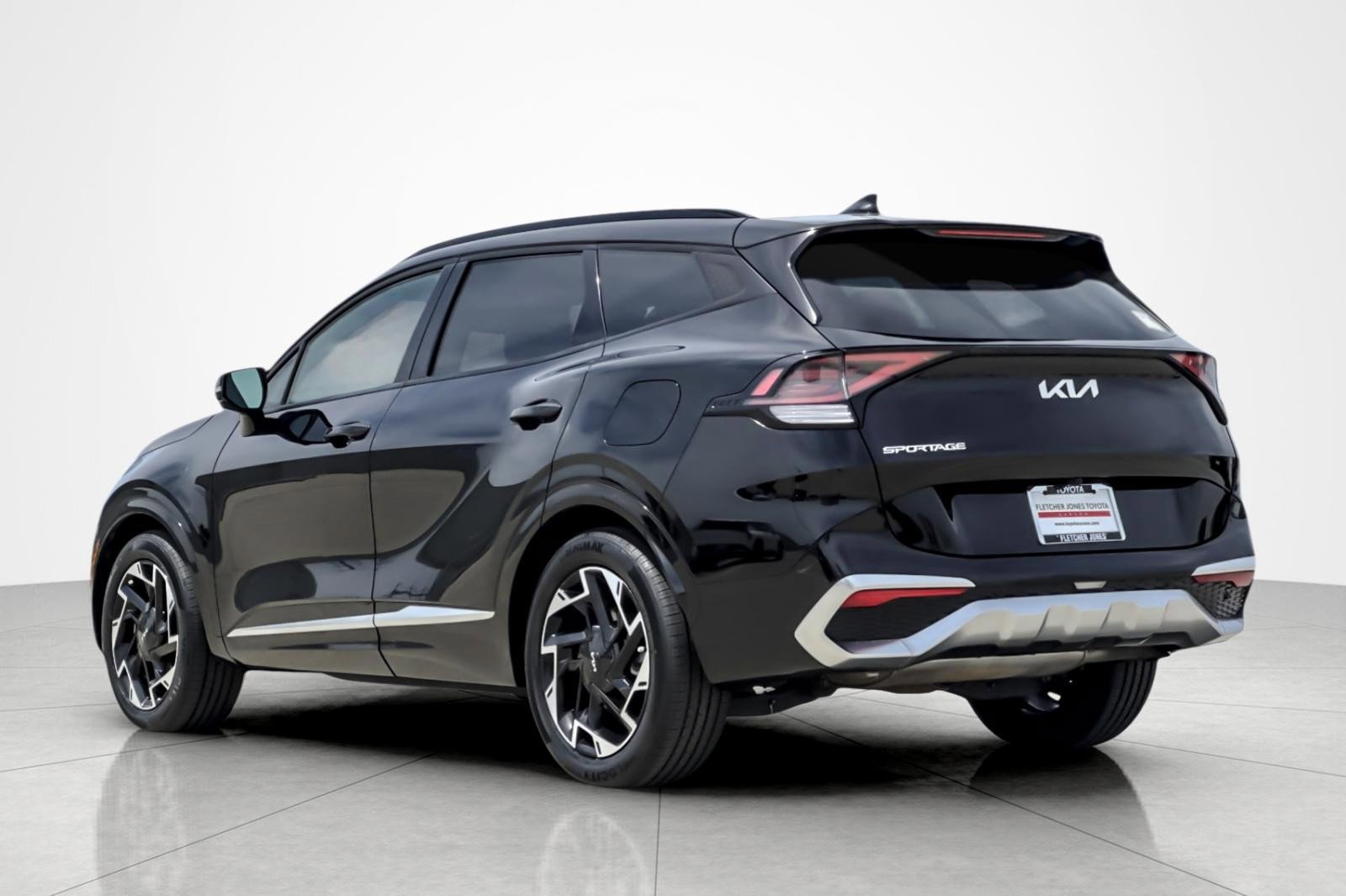 Used 2023 Kia Sportage SX image 3