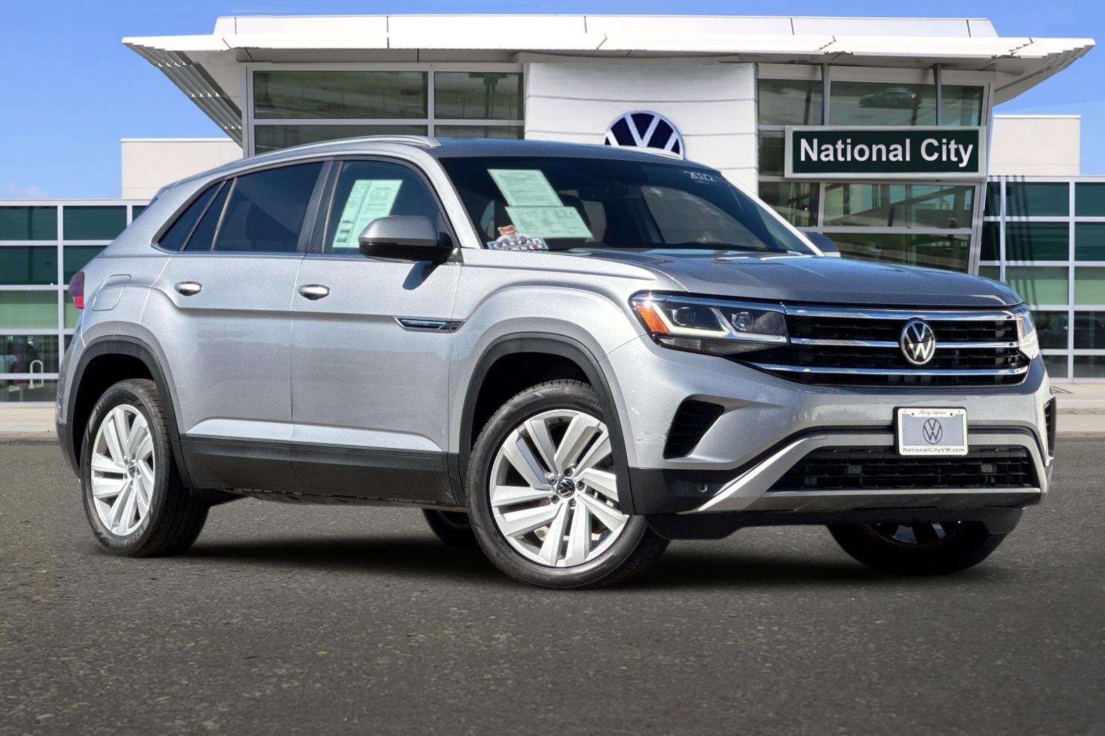 Certified 2022 Volkswagen Atlas Cross Sport SE image 2