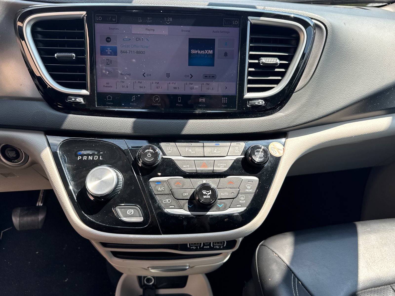 Used 2023 Chrysler Pacifica Touring-L FWD image 24