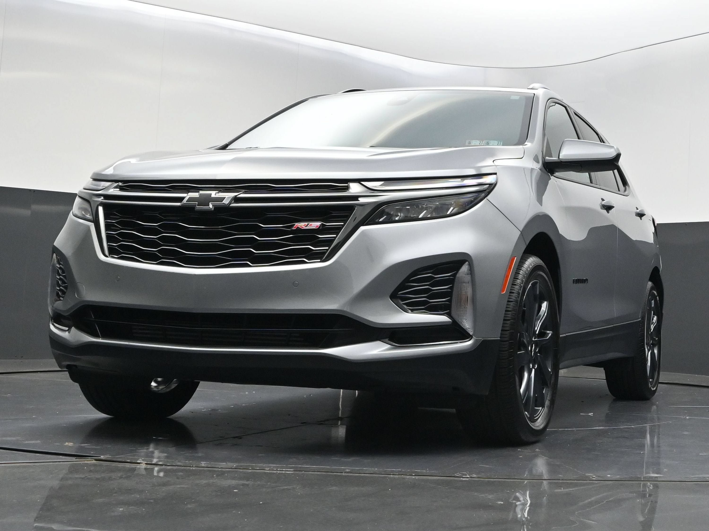 Certified 2023 Chevrolet Equinox RS FWD image 40