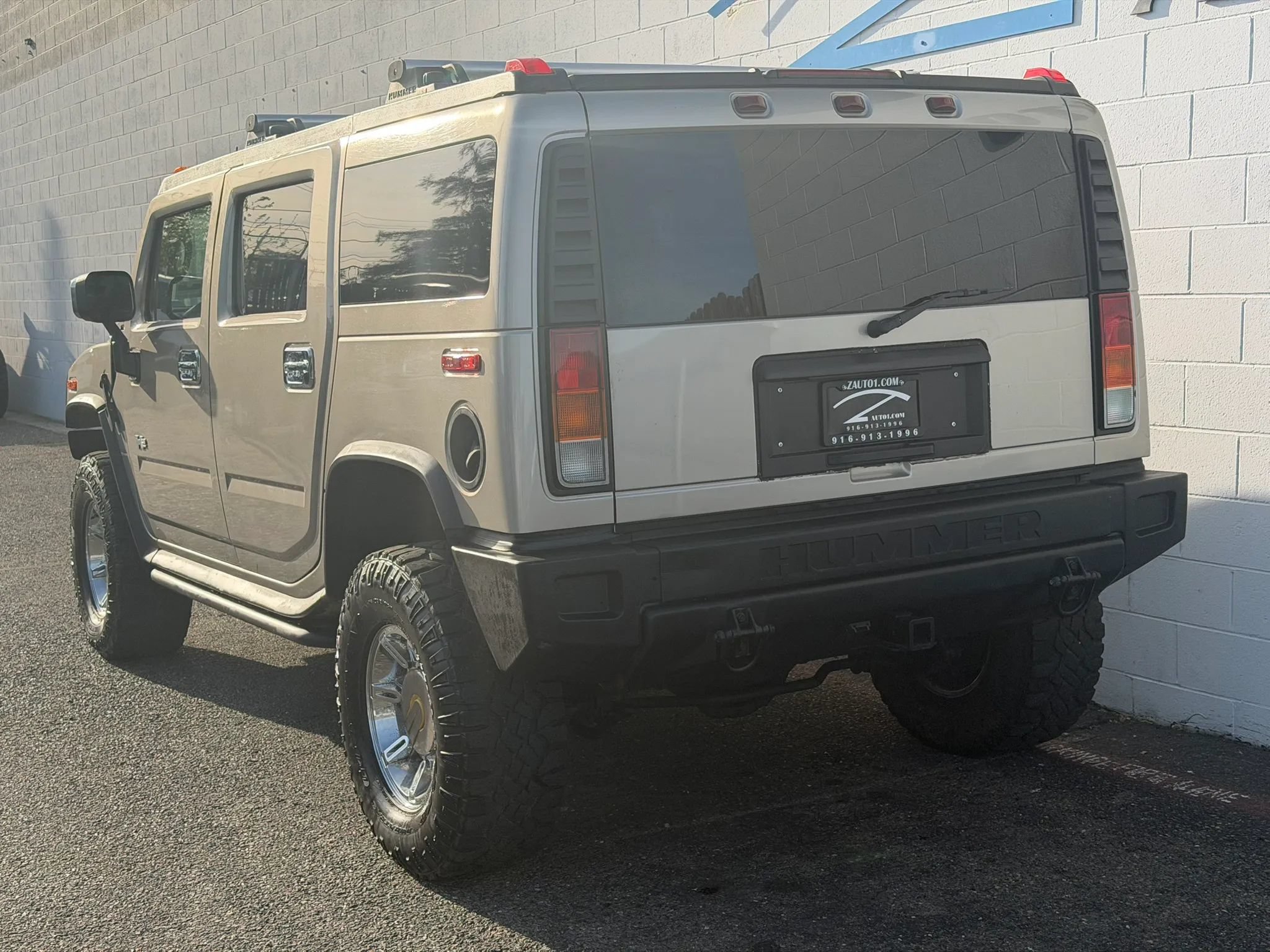 Used 2004 HUMMER H2 w/ Preferred Equipment Group AWD/4WD image 4
