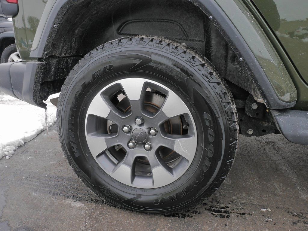 Used 2021 Jeep Wrangler Unlimited Sahara w/ Uconnect 4C Nav & Sound Group image 9