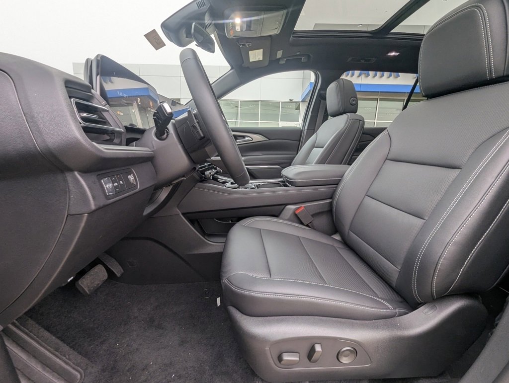 New 2026 Chevrolet Traverse LT w/ Sun and Wheel Package image 12