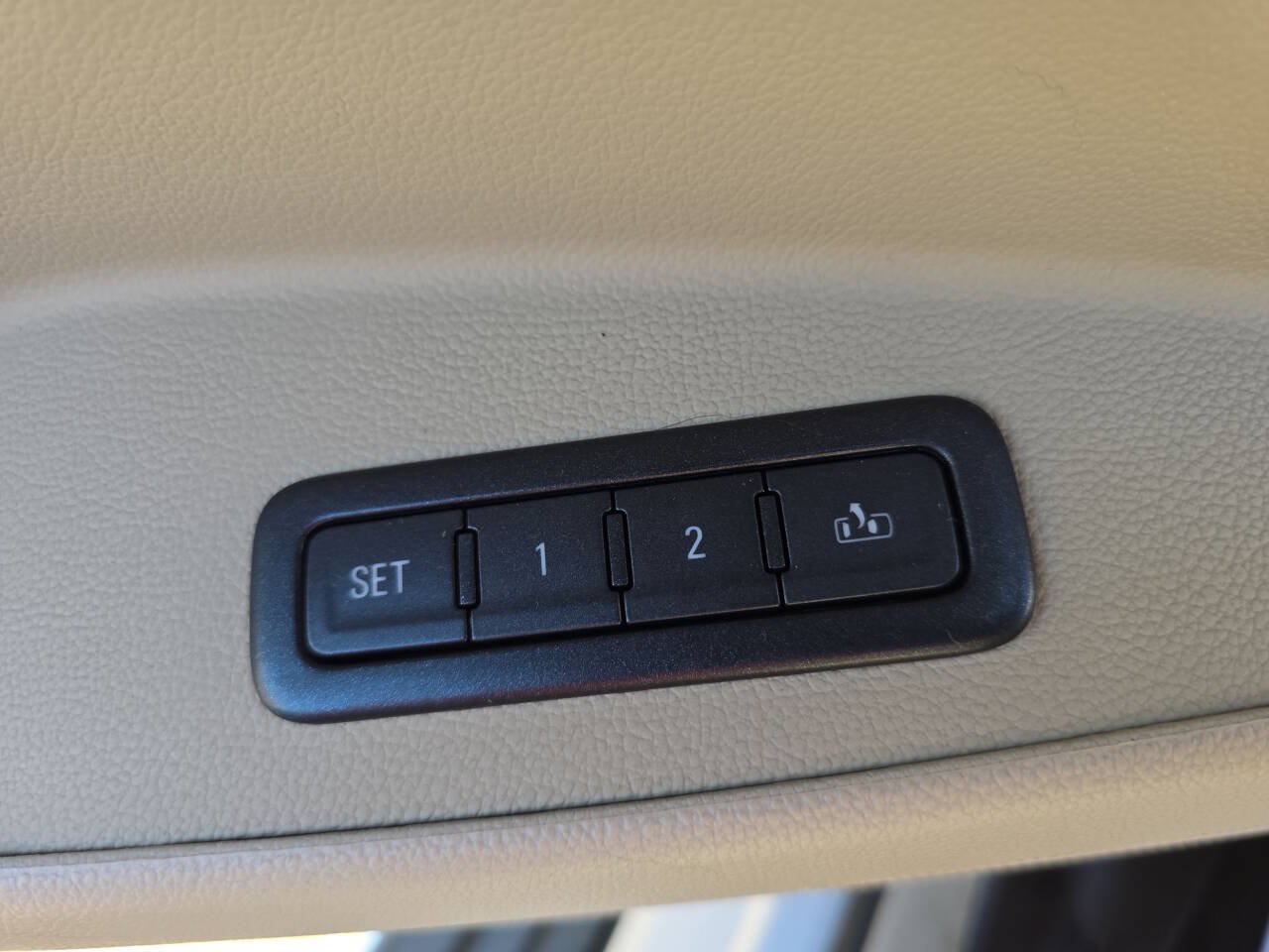Used 2015 GMC Yukon Denali AWD/4WD image 22