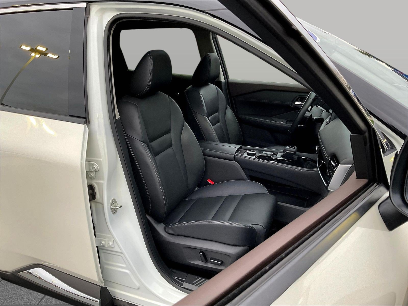 Certified 2023 Nissan Rogue SL w/ SL Premium Package AWD/4WD image 32