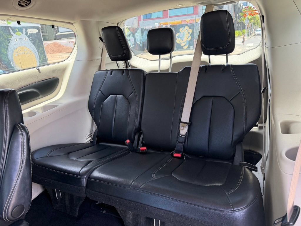 Used 2022 Chrysler Pacifica Touring-L FWD image 13