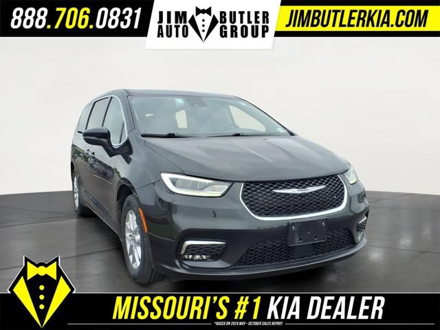 Used 2023 Chrysler Pacifica Touring-L FWD image 27