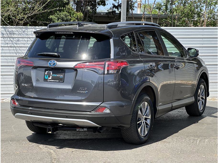 Used 2017 Toyota RAV4 XLE w/ Convenience Package AWD/4WD image 10