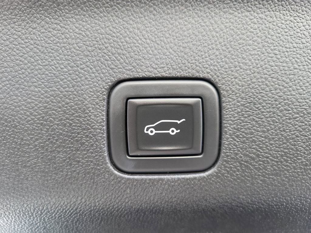 Used 2023 GMC Yukon Denali Ultimate image 10