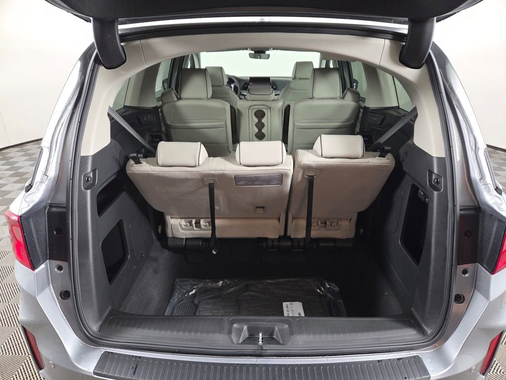 New 2026 Honda Odyssey Touring image 10