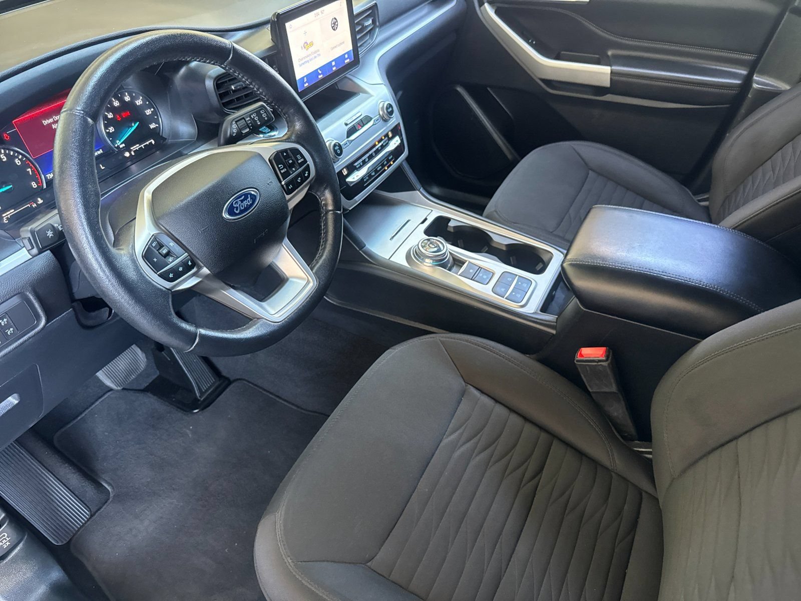 Used 2021 Ford Explorer XLT RWD image 10