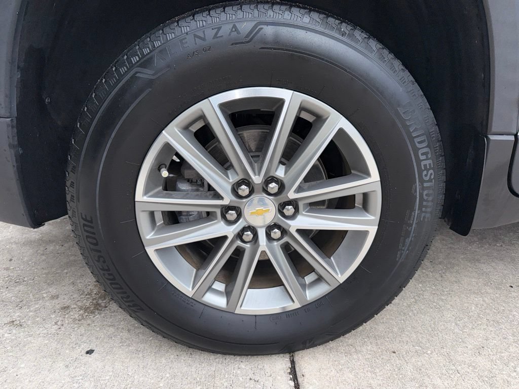 Used 2023 Chevrolet Traverse LT FWD image 46