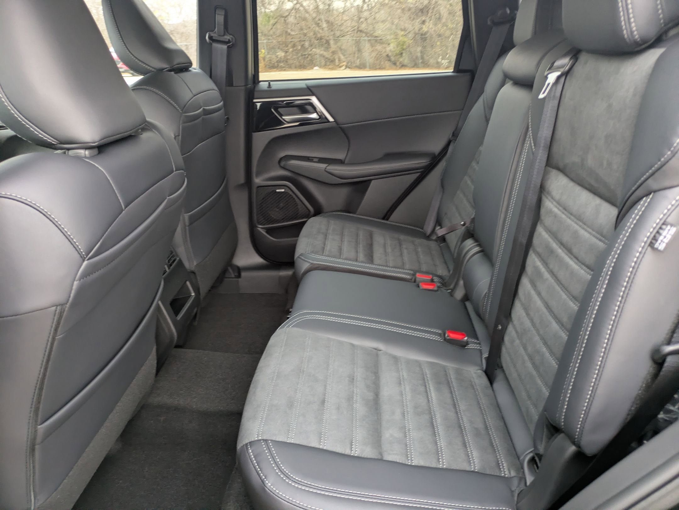 New 2026 Mitsubishi Outlander SE AWD/4WD image 13