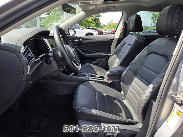 Used 2024 Volkswagen Jetta SE w/ Panoramic Sunroof Package FWD image 9