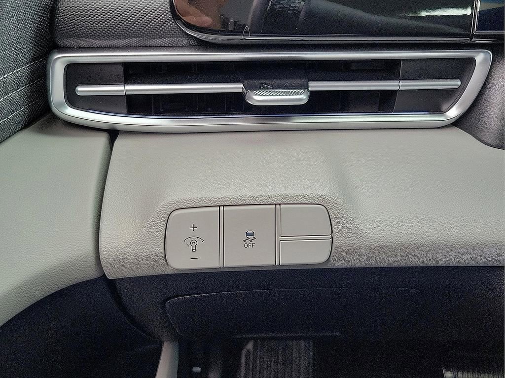 Used 2024 Hyundai Elantra Limited FWD image 14