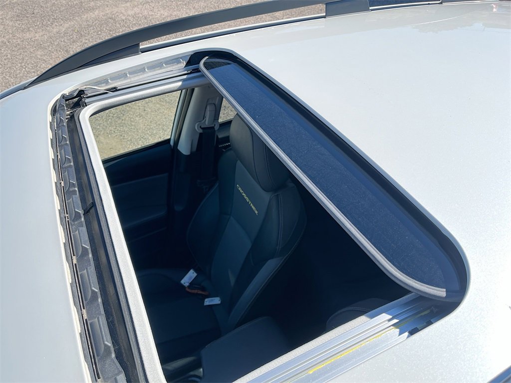 Used 2022 Subaru Crosstrek 2.5i Sport w/ Moonroof Package image 21