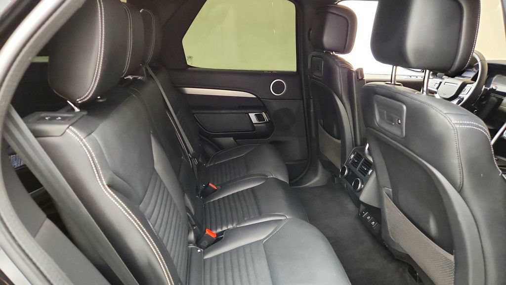 Used 2024 Land Rover Discovery Dynamic SE AWD/4WD image 22
