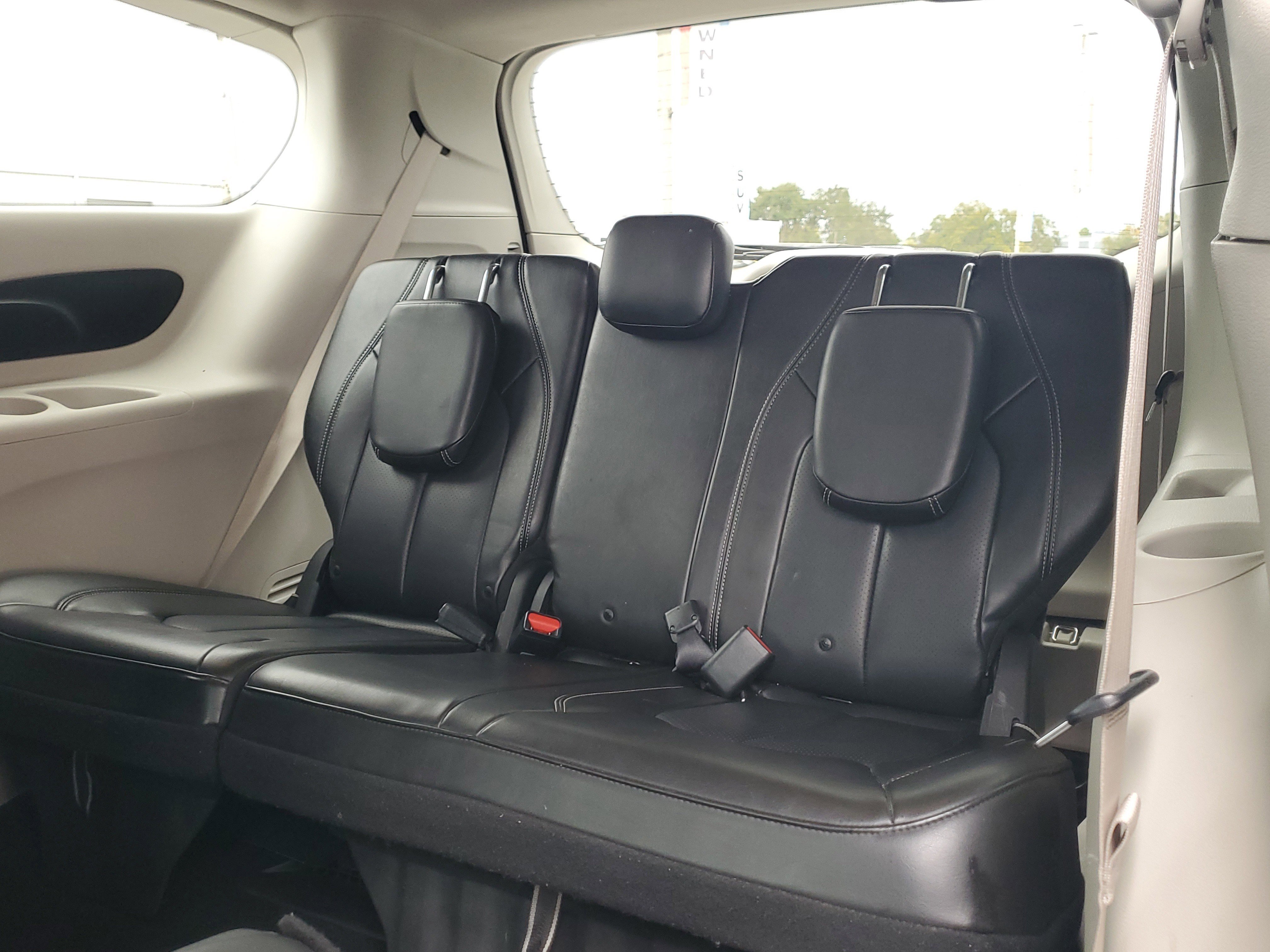 Used 2021 Chrysler Voyager Lxi image 11