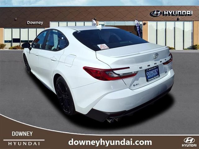 Used 2025 Toyota Camry SE image 5