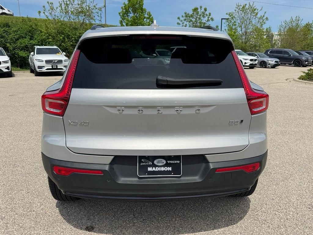 Certified 2023 Volvo XC40 B5 Ultimate w/ Protection Package Premier AWD/4WD image 3