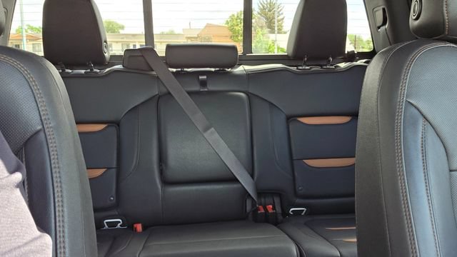 Used 2023 GMC Sierra 2500 AT4 w/ AT4 Premium Plus Package AWD/4WD image 27