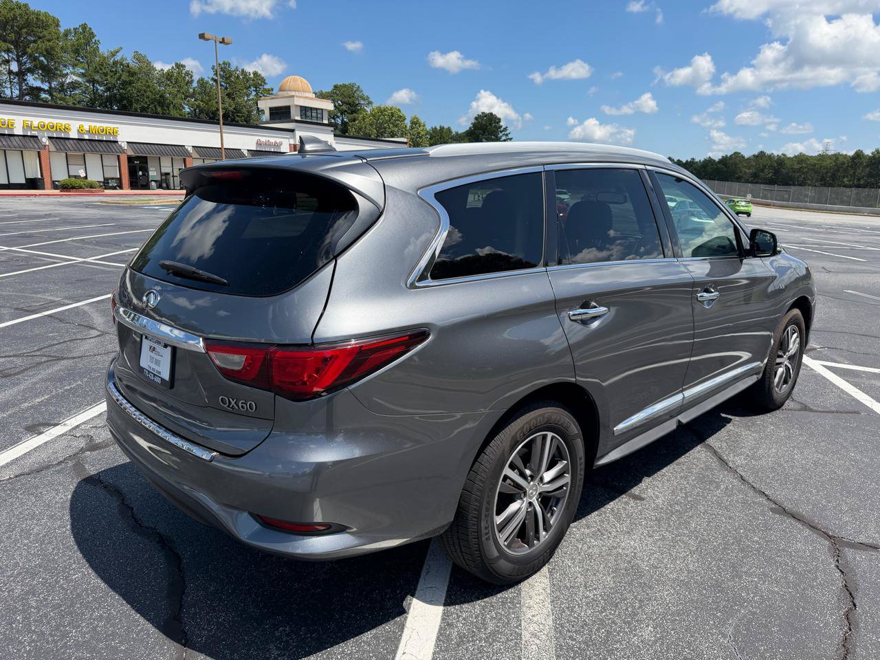 Used 2018 INFINITI QX60 Luxe w/ Premium Package AWD/4WD image 5