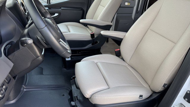 Used 2021 Mercedes-Benz Sprinter 3500 image 23
