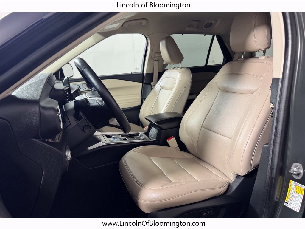 Used 2022 Ford Explorer Limited w/ Equipment Group 301A AWD/4WD image 17