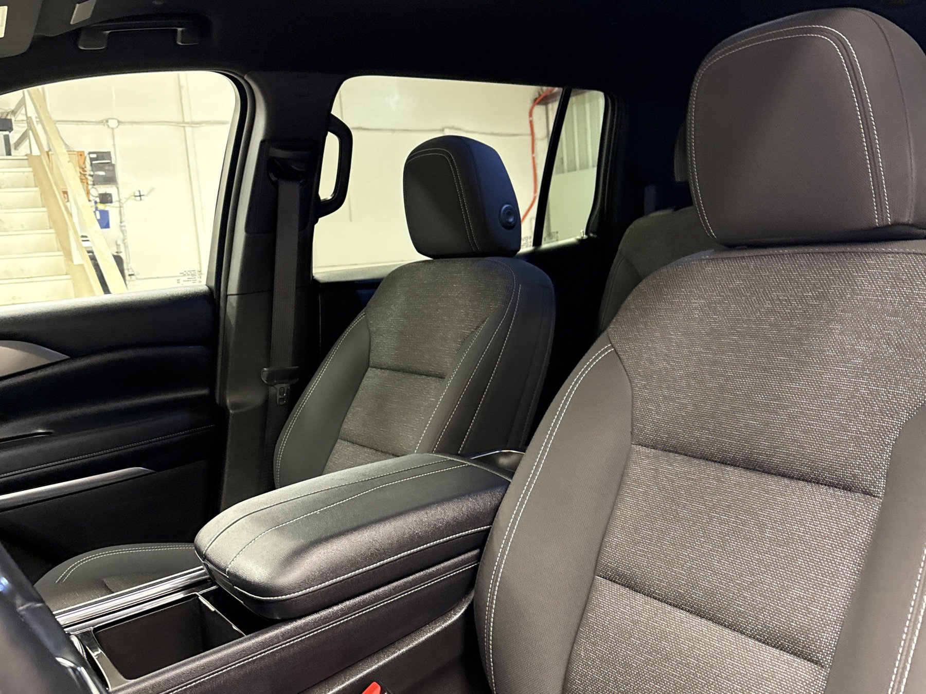 Used 2025 Chevrolet Traverse LT w/ LPO, Roadside Safety Package image 5