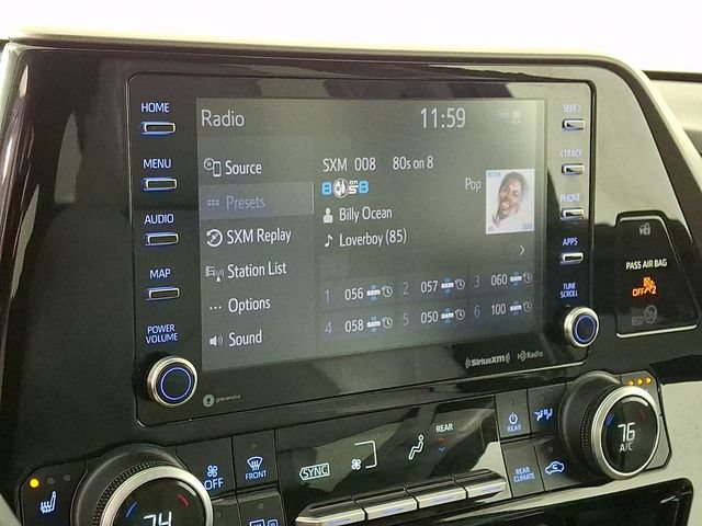Used 2021 Toyota Highlander XLE AWD/4WD image 3
