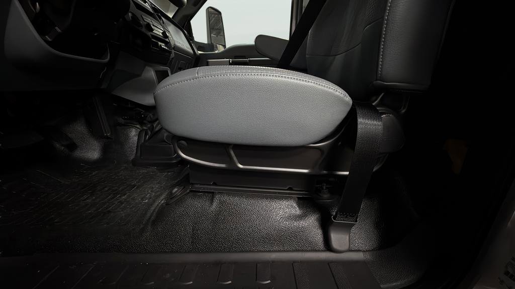 New 2025 Ford F650 2WD Regular Cab Super Duty image 20