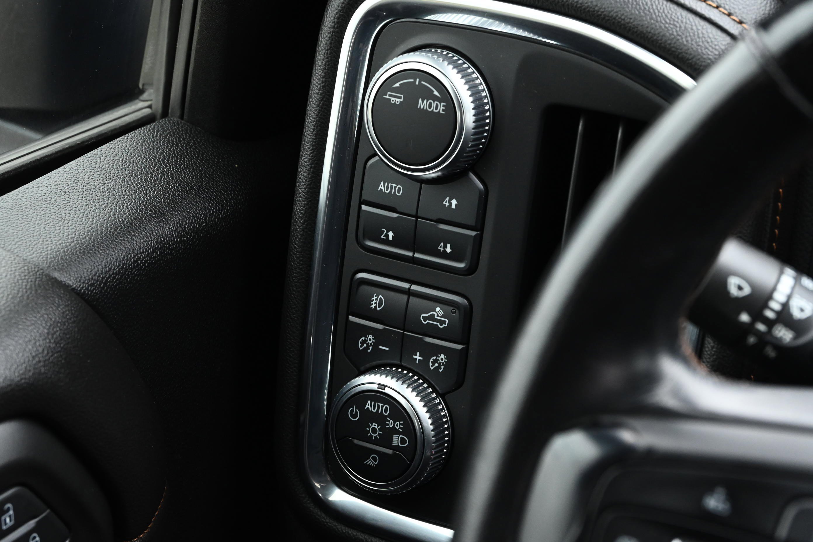 Used 2020 GMC Sierra 3500 AT4 w/ Technology Package image 26