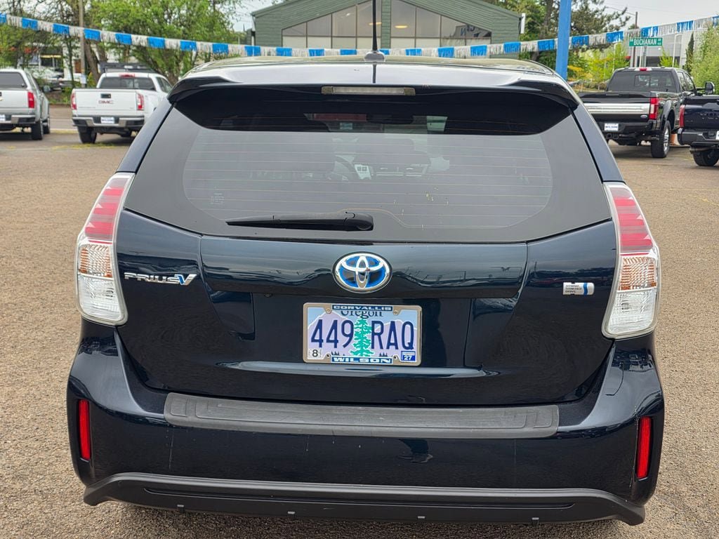 Used 2017 Toyota Prius V Five w/ Carpet Mat Package image 7