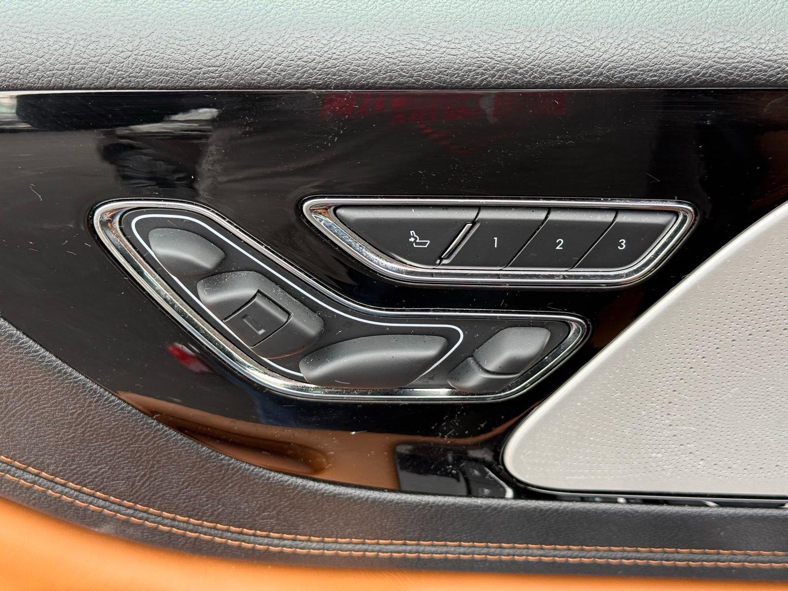 Used 2023 Lincoln Aviator Black Label w/ Dynamic Handling Package image 13