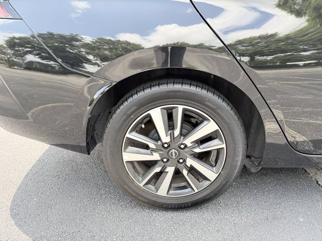 Used 2024 Nissan Versa SV FWD image 36