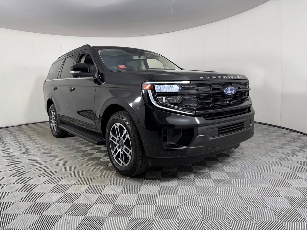 Used 2025 Ford Expedition Active AWD/4WD image 4