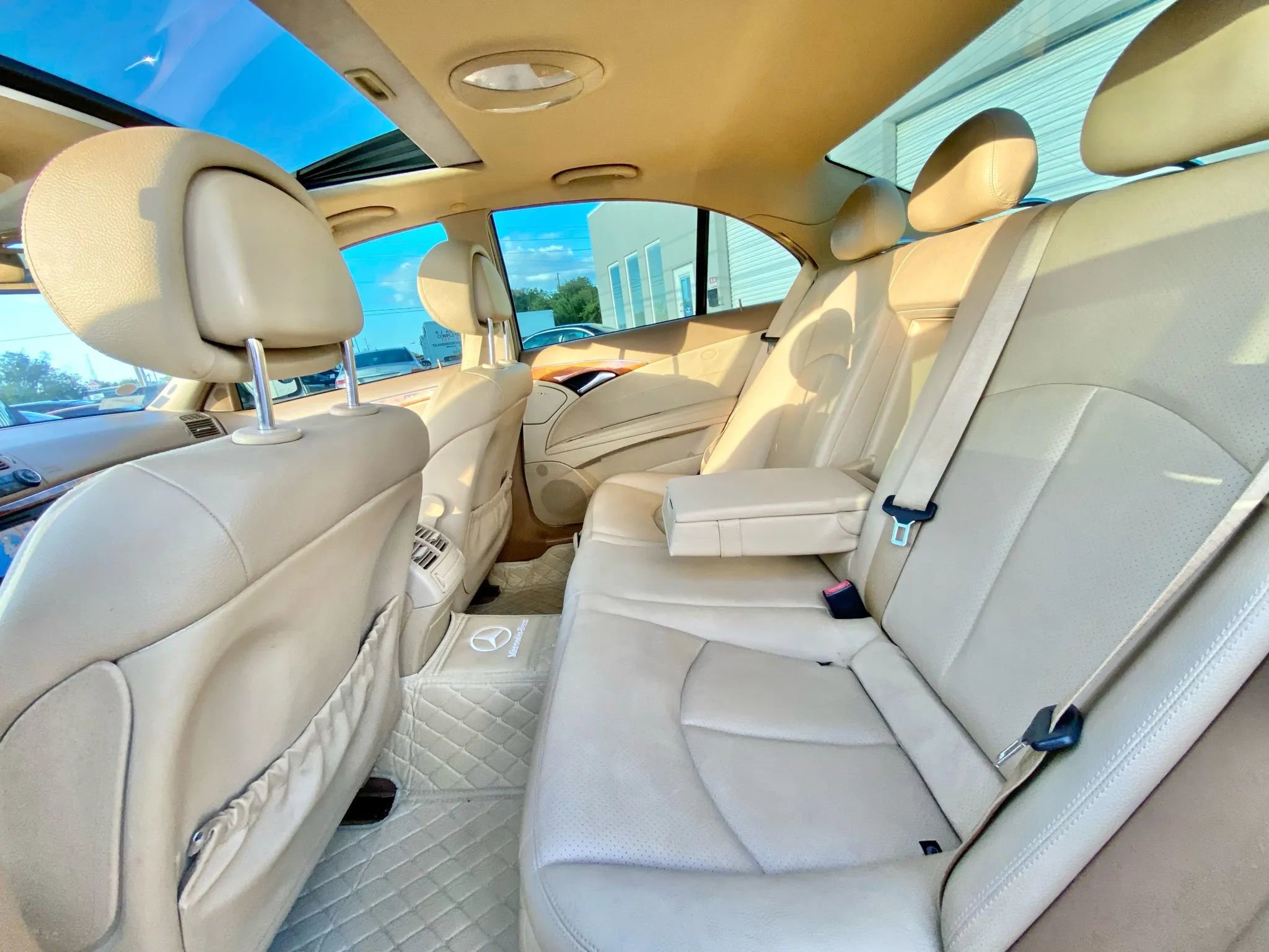 Used 2008 Mercedes-Benz E 320 BlueTEC Sedan image 22