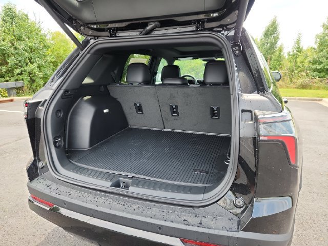 New 2027 Chevrolet Equinox RS w/ Safety and Technology Package FWD image 18